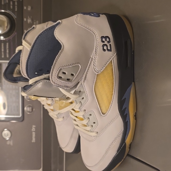 Nike Jordan A Ma Maniere 5 - Picture 2 of 5